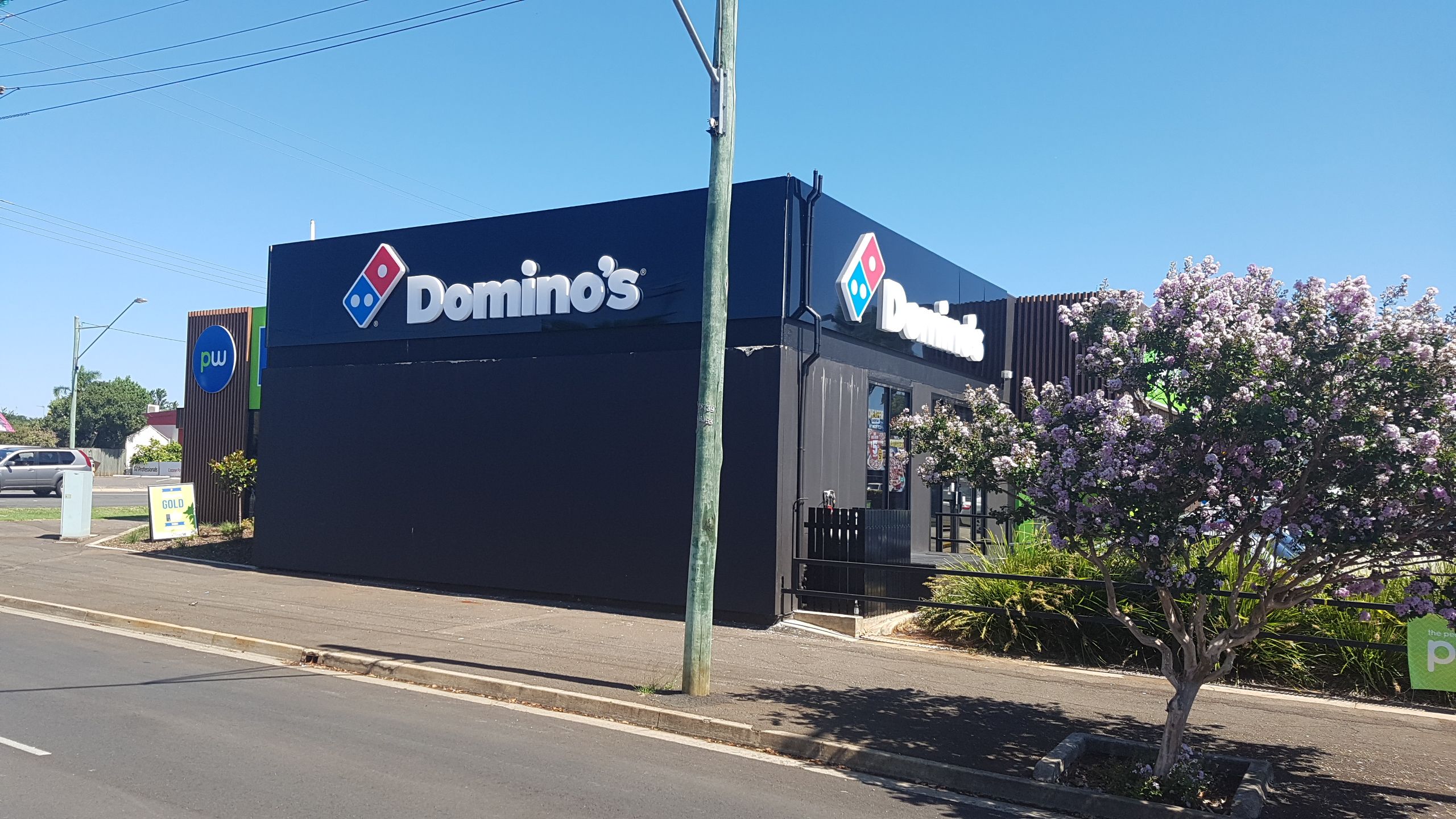 Domino's Pizza Outdoor Lightbox 2
