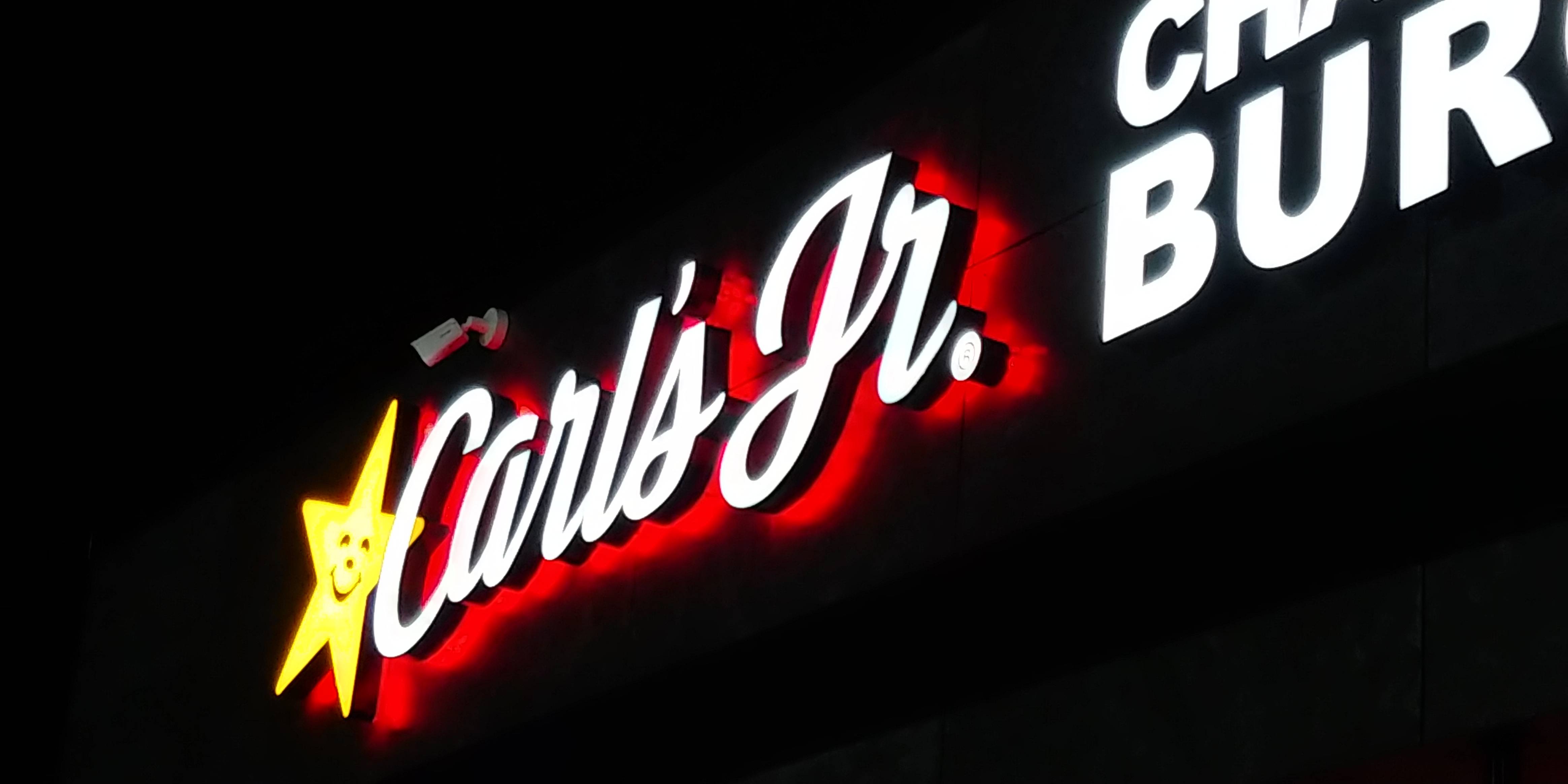 Carl's Jr Exterior Night 4