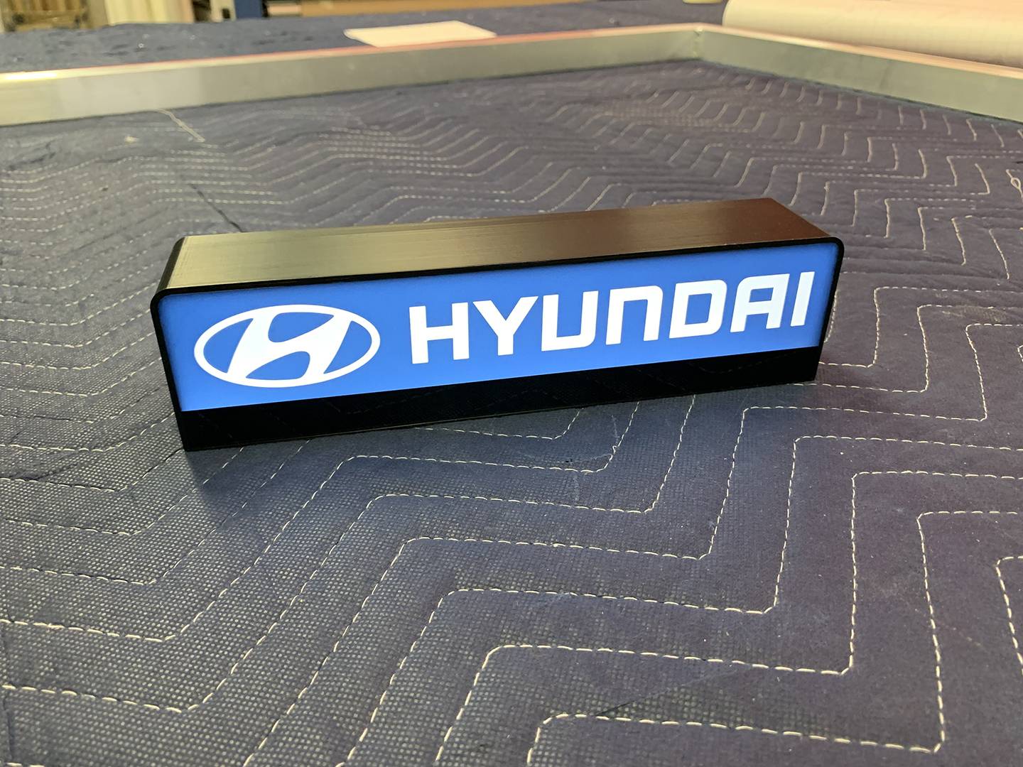 Hyundai Desk Signs