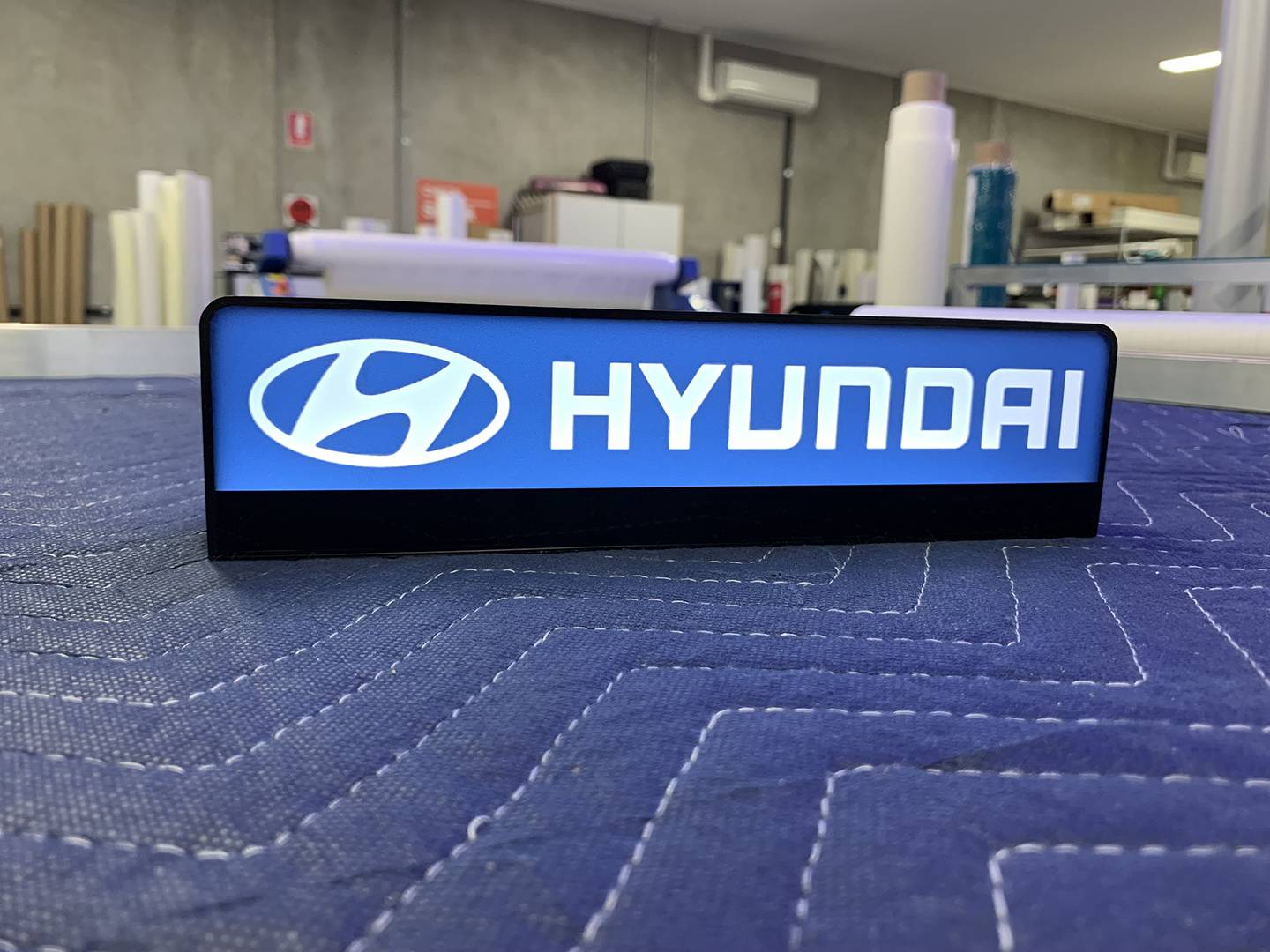 Hyundai Desk Signs